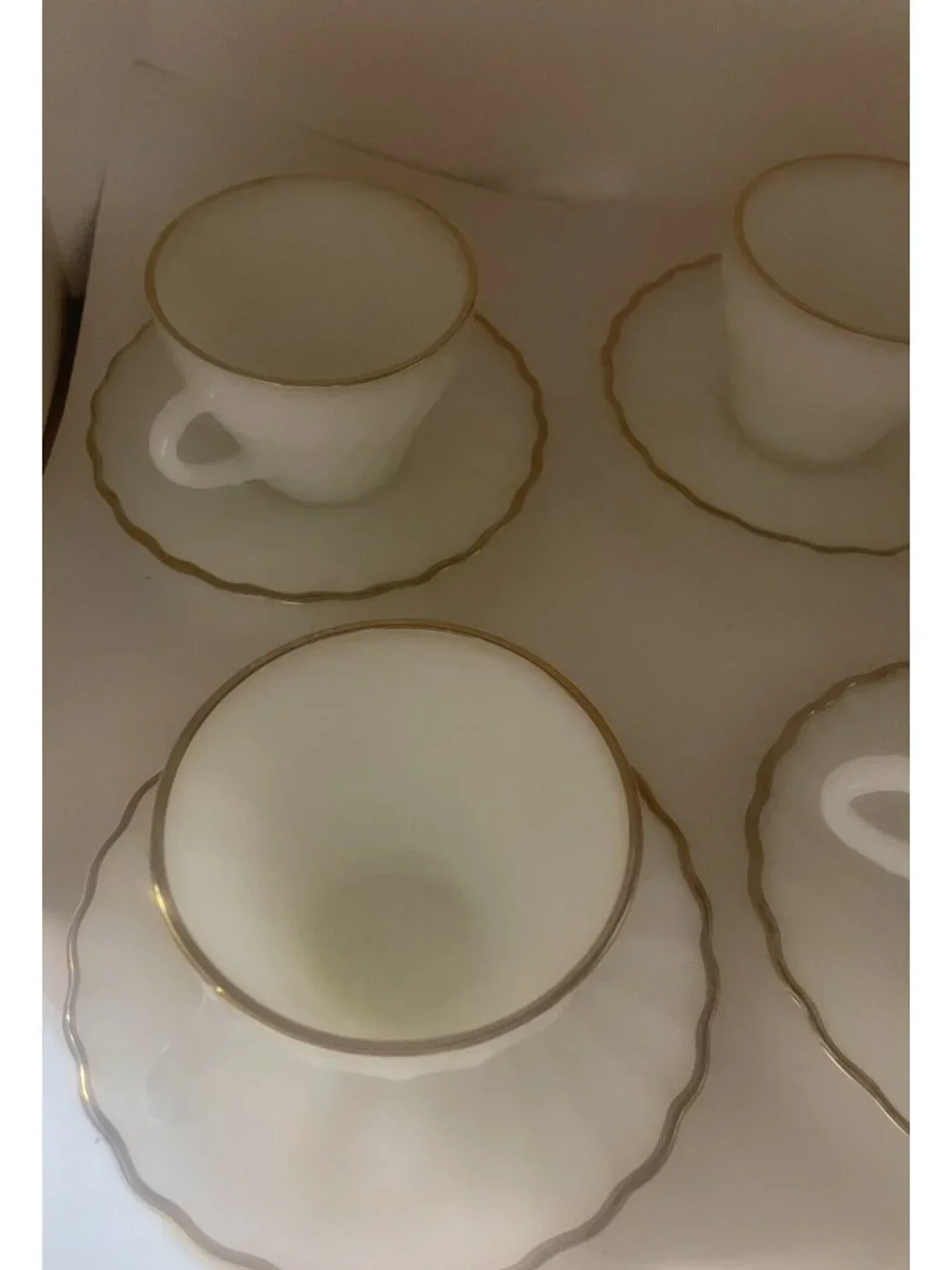 FIRE-KING/Anchor Hocking 1950 White Milk Glass Swirl Vintage Gold anniversary